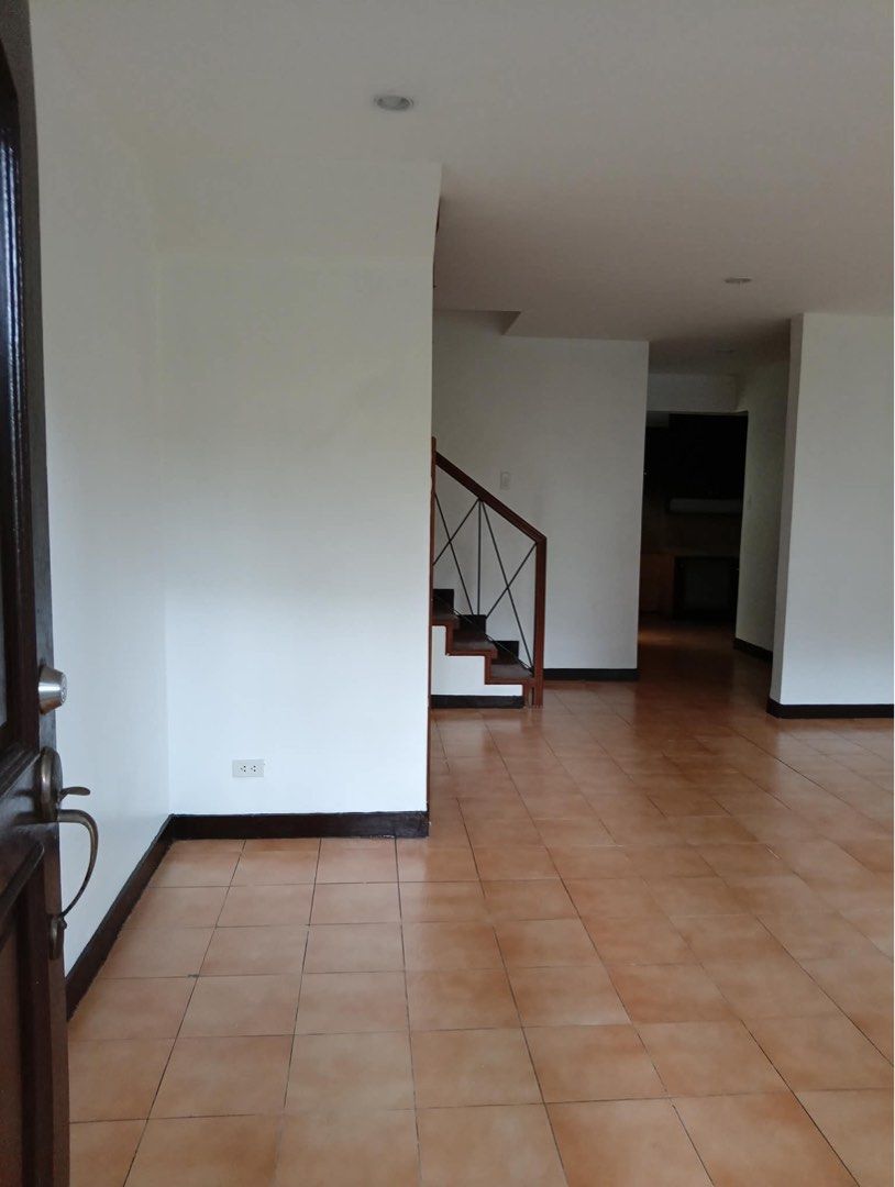4Bedrooms Row House For Rent (Category: House & Lot) located in Las Pinas. Submitted by mariafutalan510 (Listing ID 1460882910, Image 2). Description: Ayala Alabang Village District2 - 2Storey Row House For Rent LA:84sqm 4Bedrooms 3Toilet and Bath 1Parking Slot (Street Parking Only) Rental Rate: Php 40,000.00 Annual Village Association Dues, AAVA Assessement Fee and Registration Fee of 10,000.00 as new tenant shall be for the account of the LESSE