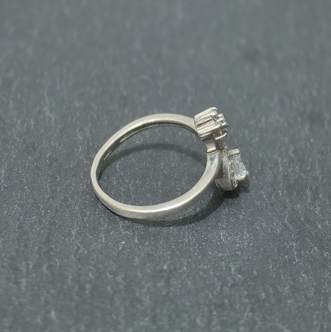925 Silver ring, size 6.5 (Category: Rings) located in Pasig City. Submitted by primepicksph (Listing ID 1460880126, Image 3). Description: DISCLAIMER: Stones used in the accessories are not tested. Therefore, we are selling the items as is. These products are sourced from different suppliers who have obtained them from auctions. Though some may still look brand new, we declare all items posted as pre-owned. Please manage your expectations as som