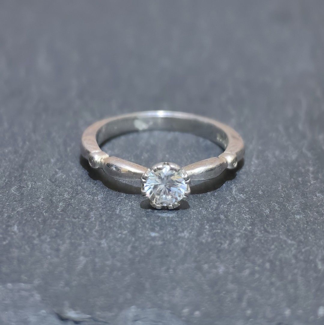 925 Silver ring, size 6 (Category: Rings) located in Pasig City. Submitted by primepicksph (Listing ID 1460887647, Image 2). Description: DISCLAIMER: Stones used in the accessories are not tested. Therefore, we are selling the items as is. These products are sourced from different suppliers who have obtained them from auctions. Though some may still look brand new, we declare all items posted as pre-owned. Please manage your expectations as some 
