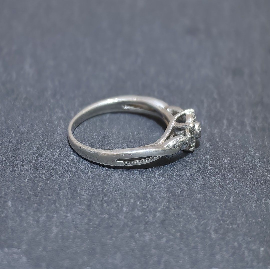 925 Silver ring, size 7.5 (Category: Rings) located in Pasig City. Submitted by primepicksph (Listing ID 1460882527, Image 3). Description: DISCLAIMER: Stones used in the accessories are not tested. Therefore, we are selling the items as is. These products are sourced from different suppliers who have obtained them from auctions. Though some may still look brand new, we declare all items posted as pre-owned. Please manage your expectations as som
