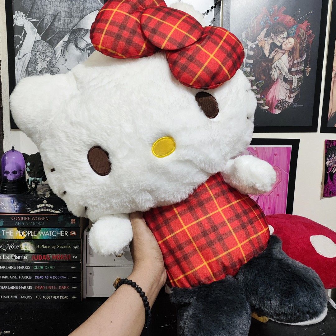 ✦ 2025 Eikoh × Sanrio Hello Kitty Jumbo Plush ✦ (Category: Plushies & Soft Toys) located in Santa Rosa. Submitted by rusalkascottage (Listing ID 1460902471, Image 2). Description: ୨୧ ───────────── ୨୧ P750 GC@@@sh P1000 COD / PayLater ♡ 42 cm ♡ 10/10 condition ♡ With paper tag ♡ WYSIWYG ♡ Onhand & ready to ship ୨୧ ───────────── ୨୧ ✦ FAQs ✧ Location: Sta. Rosa, Laguna ✧ Shipping starts at P36 ✧ COD price is adjusted due to platform fees. Vouchers m