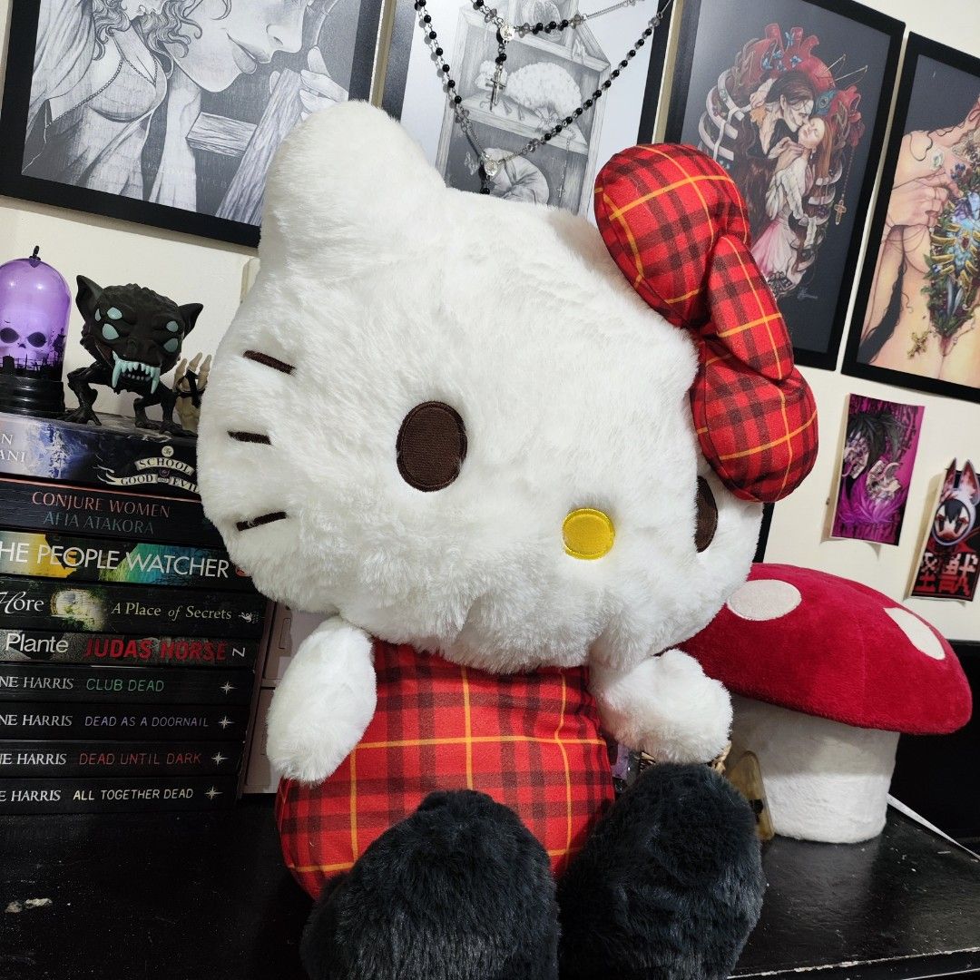 ✦ 2025 Eikoh × Sanrio Hello Kitty Jumbo Plush ✦ (Category: Plushies & Soft Toys) located in Santa Rosa. Submitted by rusalkascottage (Listing ID 1460902471, Image 3). Description: ୨୧ ───────────── ୨୧ P750 GC@@@sh P1000 COD / PayLater ♡ 42 cm ♡ 10/10 condition ♡ With paper tag ♡ WYSIWYG ♡ Onhand & ready to ship ୨୧ ───────────── ୨୧ ✦ FAQs ✧ Location: Sta. Rosa, Laguna ✧ Shipping starts at P36 ✧ COD price is adjusted due to platform fees. Vouchers m