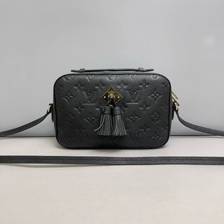 (Category: ) located in . Submitted by millenlavish_outlet (Listing ID 1460740218, Image 1). Description: .