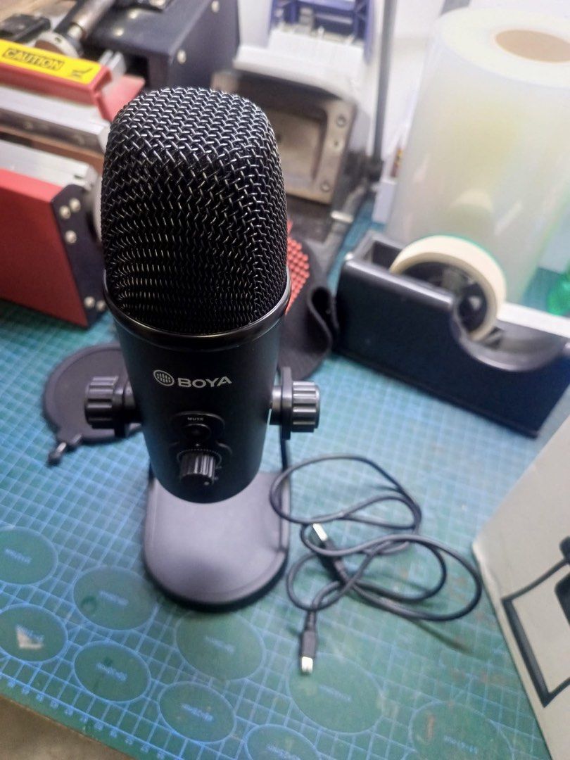 “ Boya by pm700 “ (Category: Microphones) located in Manila. Submitted by happystorm_6e91c0 (Listing ID 1460727743, Image 3). Description: ‼️Mic selling‼️ “ Boya by pm700 “ - No issue - With box & Foam Any location can do! Pm for the price (Negotiable) RUSH‼️.