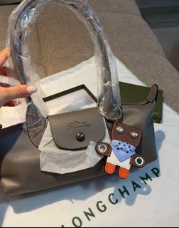 （分類：）位於 。 由 bellezza. 提交（商品編號 1460841788，圖片 1）。簡介： 。