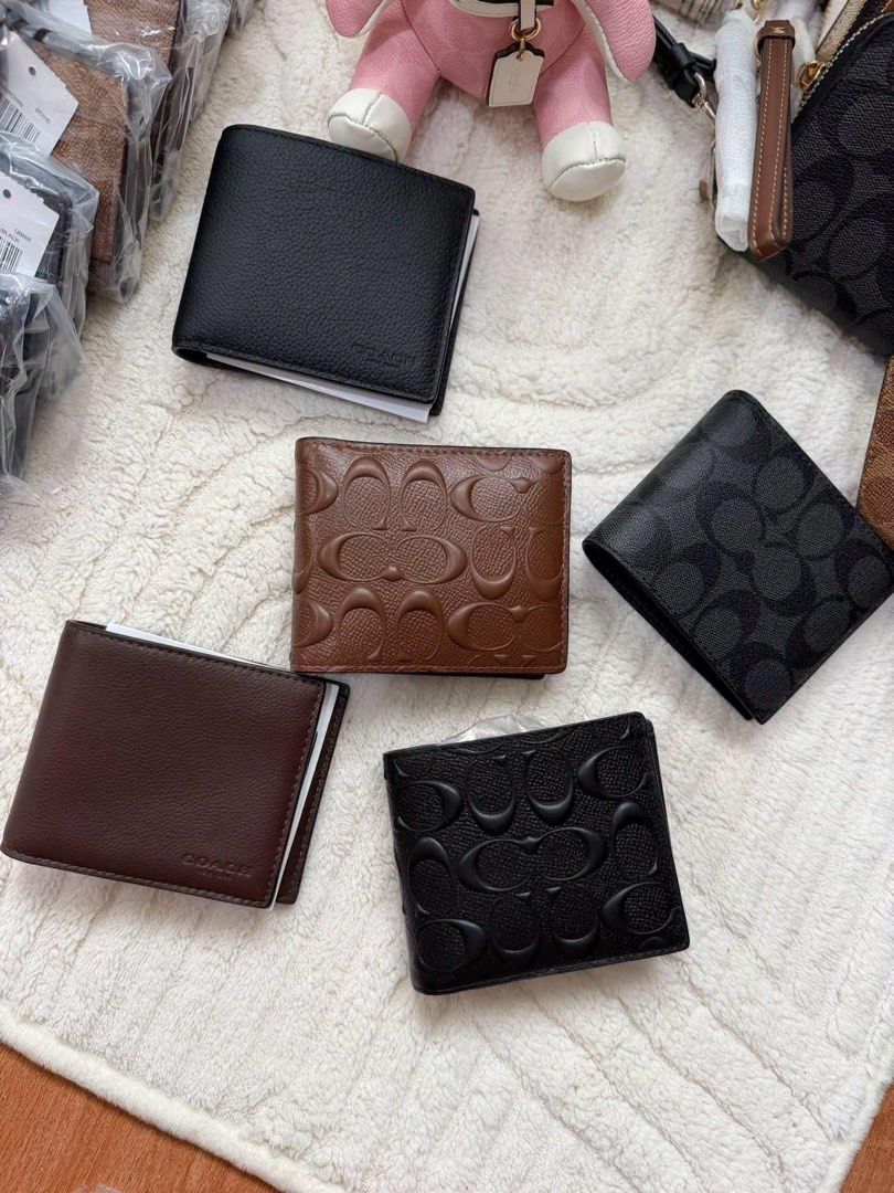 💯 ORIGINAL COACH MEN’S WALLET (Category: Wallets & Card Holders) located in Manila. Submitted by luxebybern (Listing ID 1460762901, Image 1). Description: 💯 ORIGINAL COACH WALLET ⬇️ LOWER THAN MALL PRICE 💵 CASH PAYMENT ☑️ LAYAWAY / INSTALLMENT .