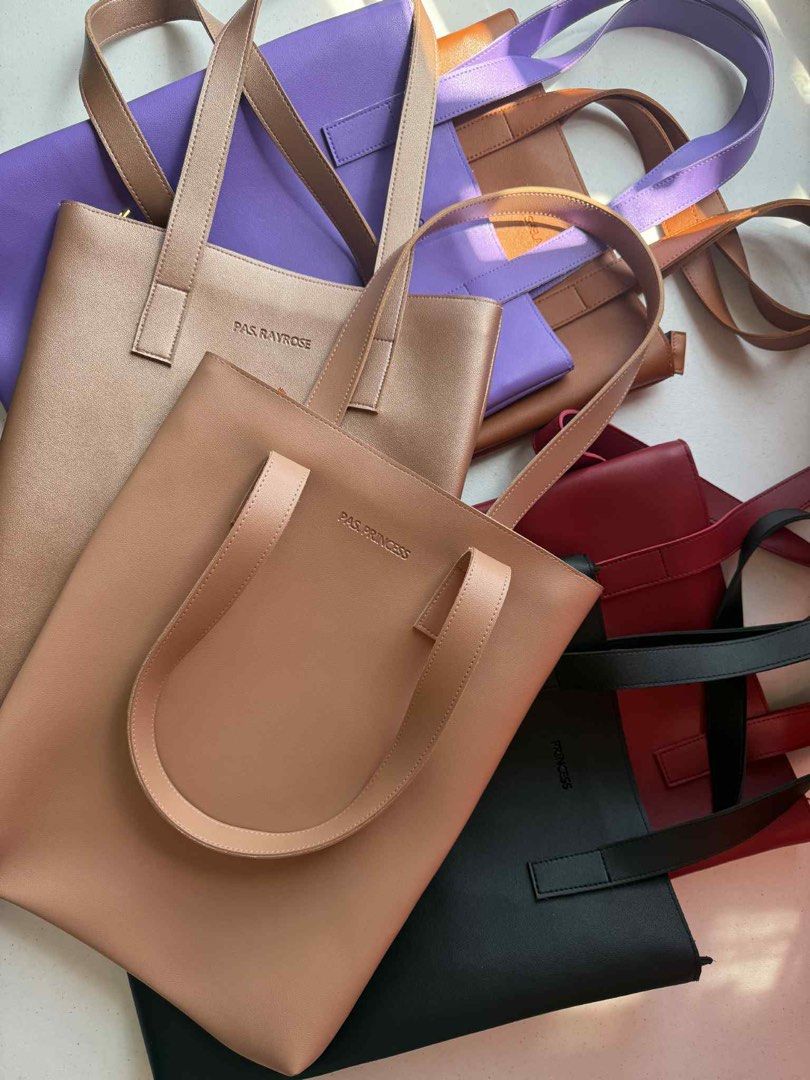 ✨ PERSONALIZED LEATHER TOTE BAG 👜🤎 (Category: Handmade Craft) located in Manila. Submitted by khrizeller (Listing ID 1460920654, Image 2). Description: Looking for a gift that is both beautiful and useful? Make it extra special with our personalized leather tote bags! ✨ Perfect for everyday use—whether for school, work, errands, travel, or simply as an everyday bag. You can also personalize it with a name or special detail to make your gift mor