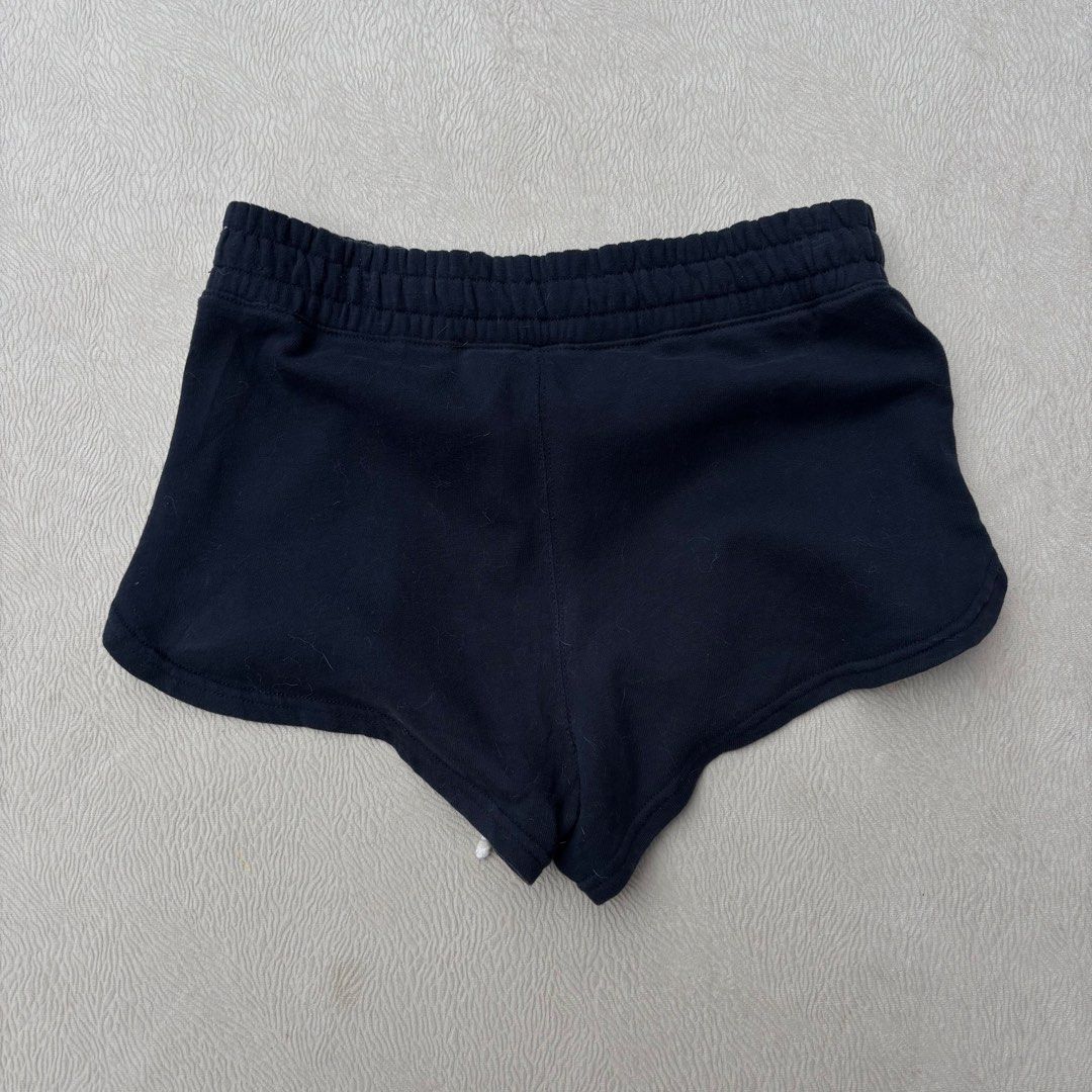 Abercrombie & Fitch Sweat Short (Category: Shorts) located in Baybay. Submitted by thrift.ed2023 (Listing ID 1460720350, Image 2). Description: Abercrombie & Fitch Sweat Shorts 24” to 28” Waistline Stretchable No Issue Need Wash Good as New.