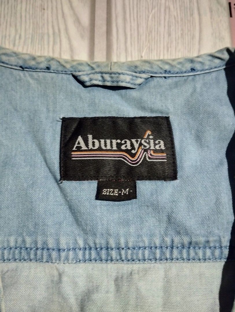 Aburaysi Cargo Vest (Category: Vests) located in Makati City. Submitted by christhrift10 (Listing ID 1460914627, Image 2). Description: Aburaysia Cargo Vest Medium on tag 20x22 Good condition P250+sf Loc.Olympia, Makati Pick-up or Delivery Gcash ready if J&T.