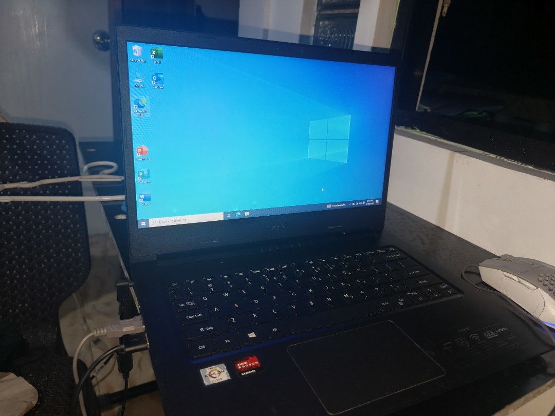 Acer aspire (Category: Laptops & Notebooks) located in Quezon City. Submitted by justinedeku (Listing ID 1460847037, Image 3). Description: Sira keyboard, pero well functioning pa yung laptop free na keyboad at speaker.