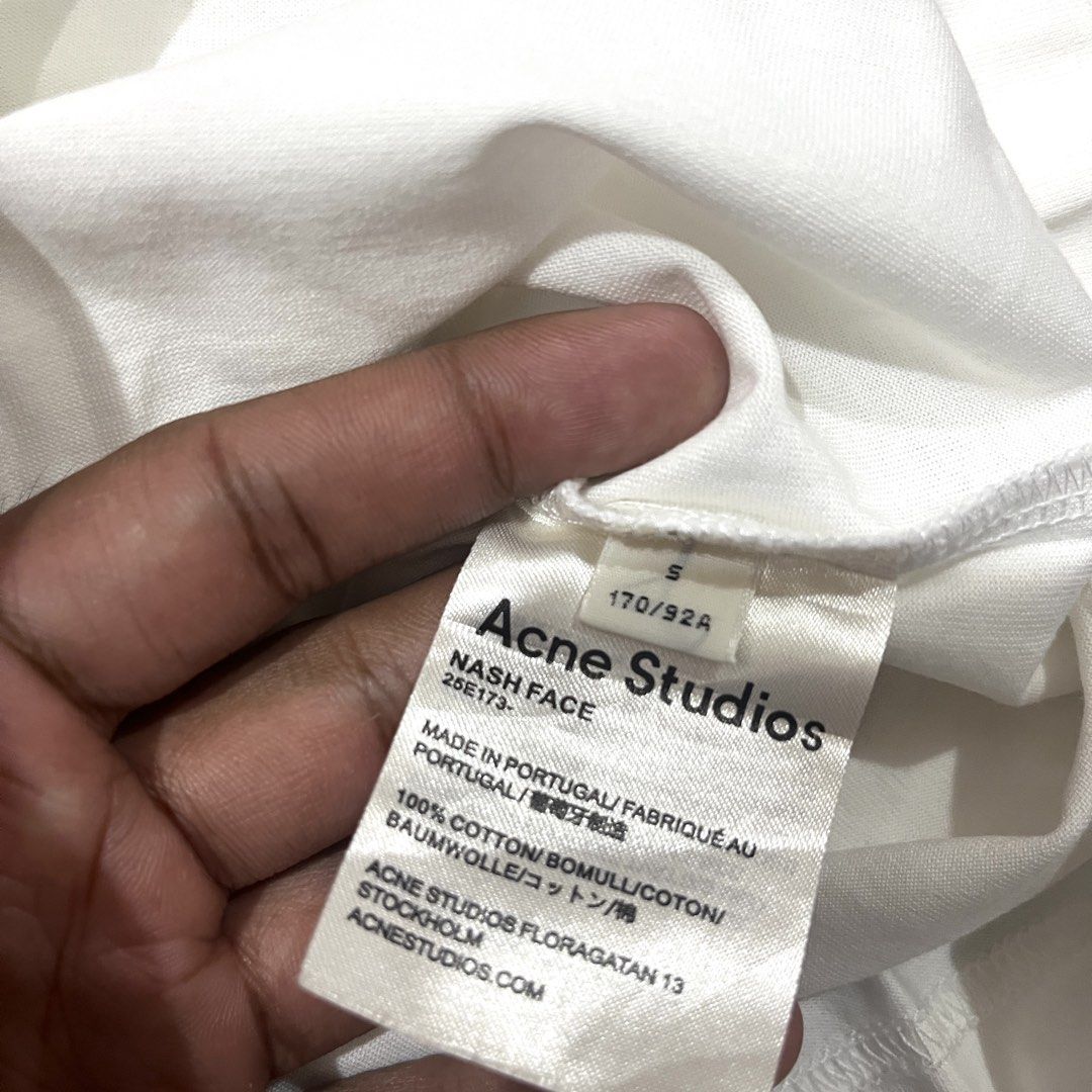 Acne Studios (Category: Tshirts & Polo Shirts ) located in Bacoor. Submitted by manonghits_2000 (Listing ID 1460746350, Image 2). Description: Acne Studio Nashface 19.5x29 Good as New No Issue 100% Authentic Claim 500 .