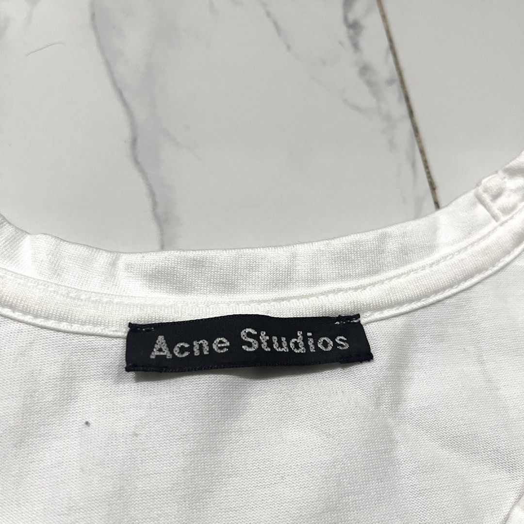 Acne Studios (Category: Tshirts & Polo Shirts ) located in Bacoor. Submitted by manonghits_2000 (Listing ID 1460746350, Image 3). Description: Acne Studio Nashface 19.5x29 Good as New No Issue 100% Authentic Claim 500 .