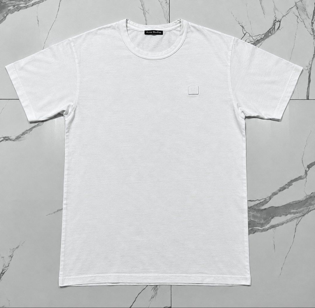 Acne Studios (Category: Tshirts & Polo Shirts ) located in Bacoor. Submitted by manonghits_2000 (Listing ID 1460746350, Image 1). Description: Acne Studio Nashface 19.5x29 Good as New No Issue 100% Authentic Claim 500 .