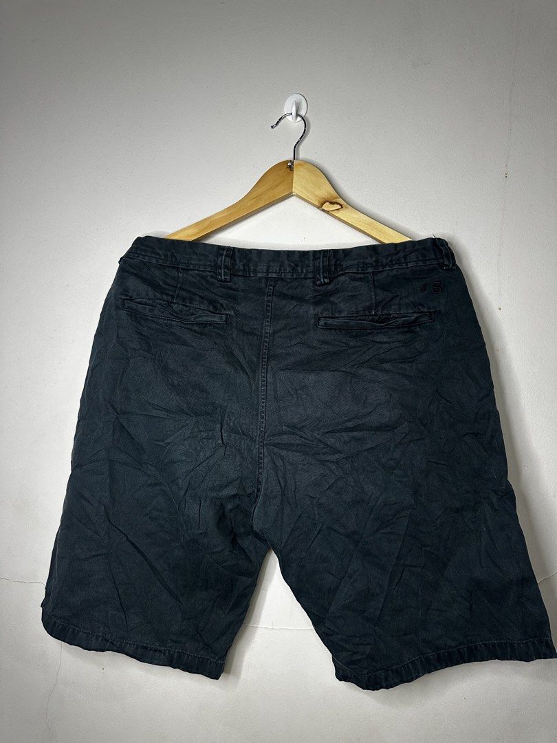 ACNE STUDIOS SHORT (Category: Shorts) located in Molave. Submitted by thriftmate13 (Listing ID 1460784725, Image 2). Description: .