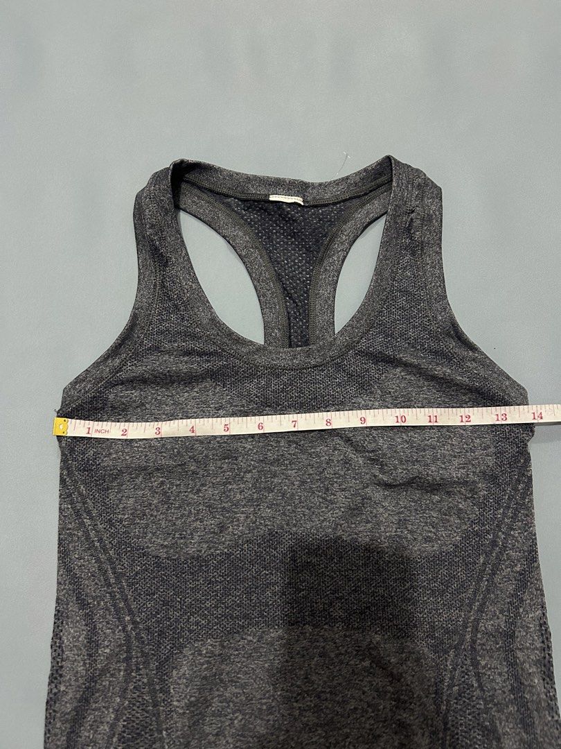 Active Top (Category: Activewear) located in Manila. Submitted by chen_clybelles (Listing ID 1460895742, Image 2). Description: .