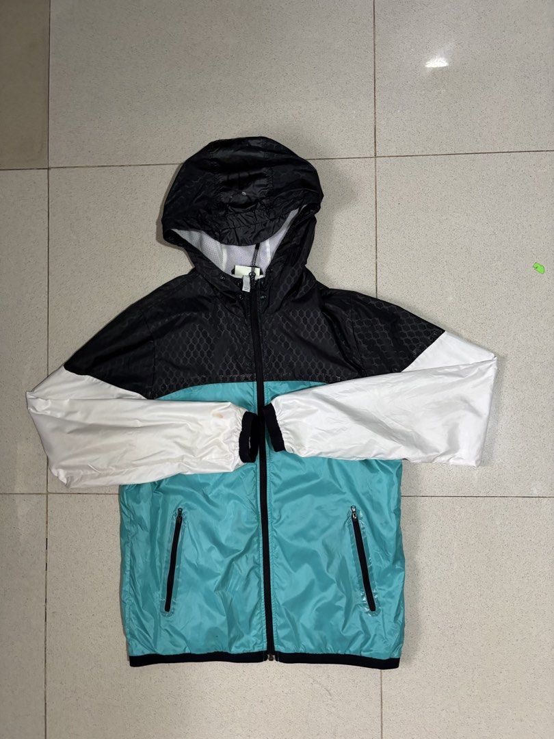Adida windbreaker (Category: Coats, Jackets and Outerwear) located in Cagayan de Oro. Submitted by thriftcgyph (Listing ID 1460837102, Image 1). Description: ADIDAS WINDBREAKER ₱600 NO ISSUE COMPLETE TAGS NO SIZE ON TAG COLOR RATE: 9/10 L : 21 x W: 26.