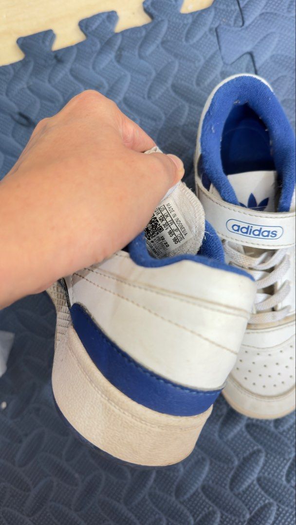 Adidas (Category: Babies & Kids Fashion) located in Pasig City. Submitted by thelesslife.mnl (Listing ID 1460729194, Image 3). Description: Size 12.5K No box.
