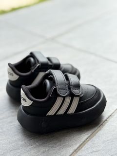 (Category: ) located in . Submitted by wardrobestore (Listing ID 1460730034, Image 1). Description: .