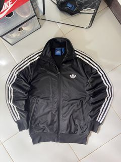 (Category: ) located in . Submitted by metromnlwear (Listing ID 1460769257, Image 1). Description: .