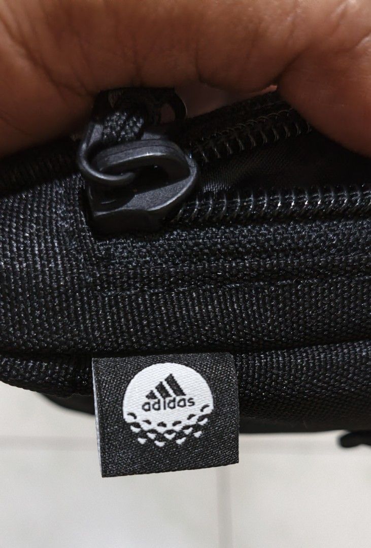 ADIDAS GOLF ACCESORY POUCH (Category: Wallets & Card Holders) located in Sipocot. Submitted by quickpickstuff (Listing ID 1460918771, Image 3). Description: GOOD AS NEW CONDITION.