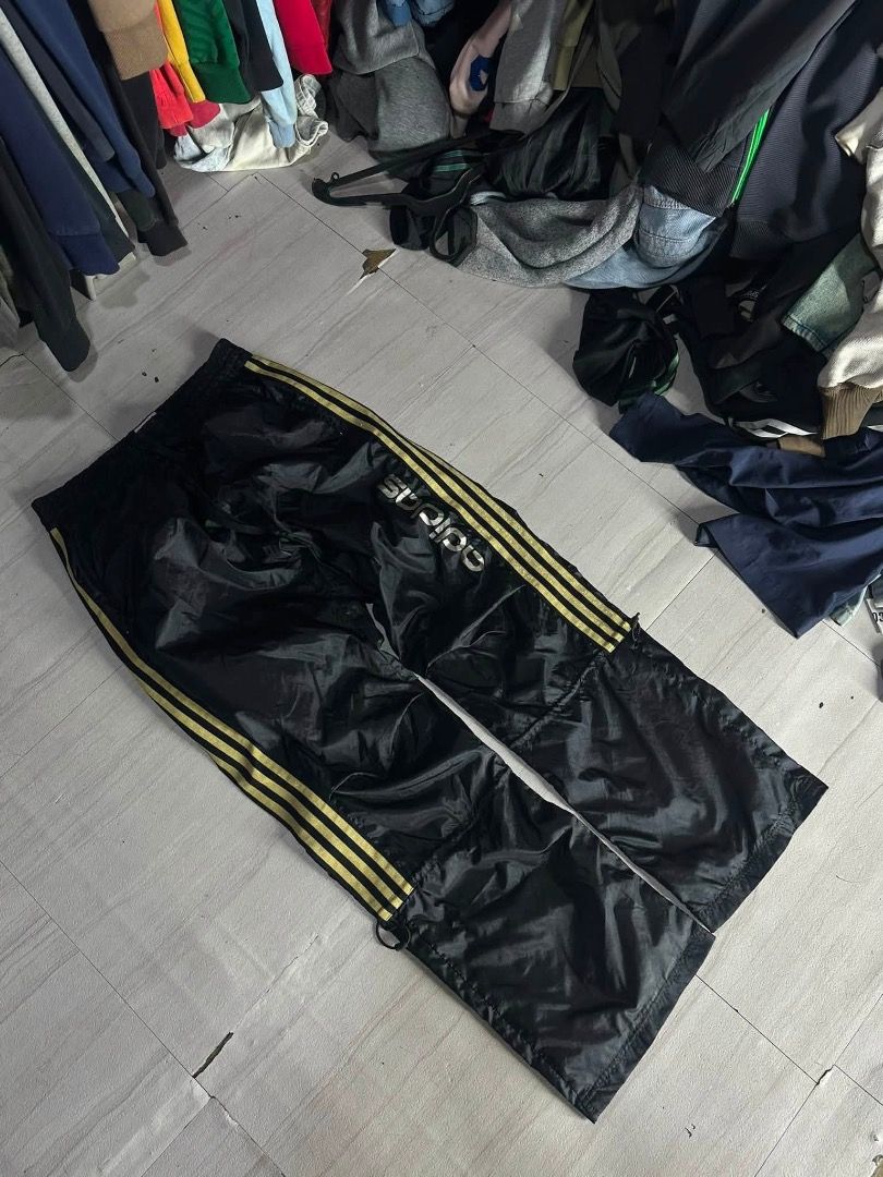 Adidas pants (Category: Trousers) located in Manila. Submitted by nb_thriftshop (Listing ID 1460901623, Image 1). Description: adi pants waist 26 to 32 length 40 leg hole 9 no issue need wash.