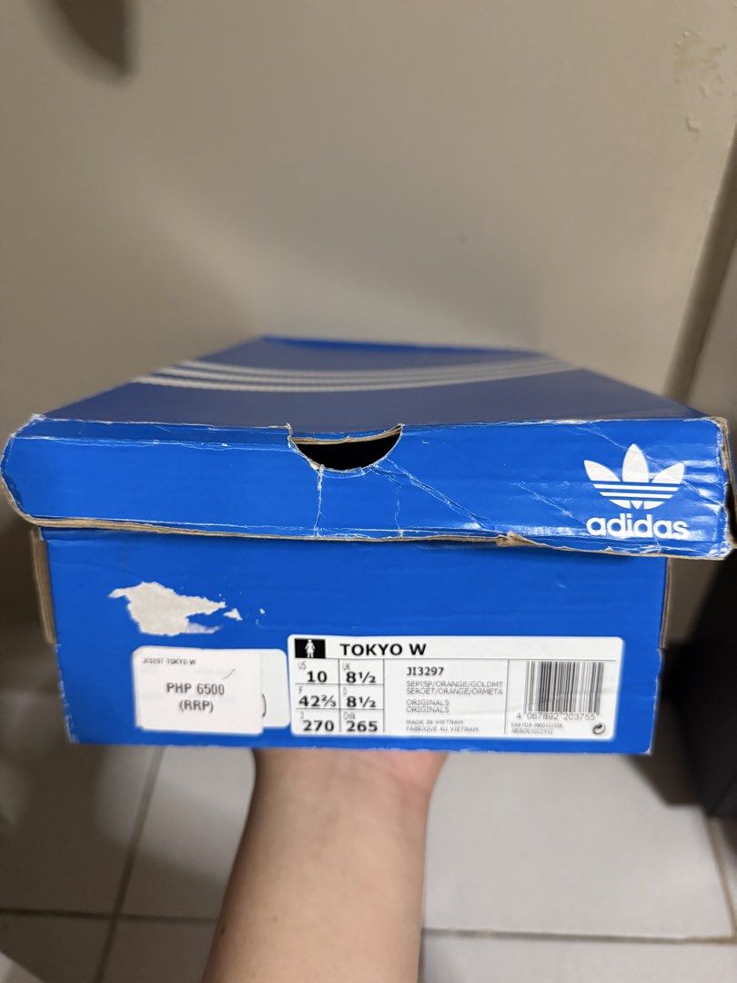 Adidas Tokyo (Category: Sneakers) located in Manila. Submitted by kenji_028 (Listing ID 1460857795, Image 2). Description: Adidas Tokyo W SKU:JI3297 Size: 8.5M/10W 100% Authentic/Original/Legit MEET UP ONLY (MANILA AREA).