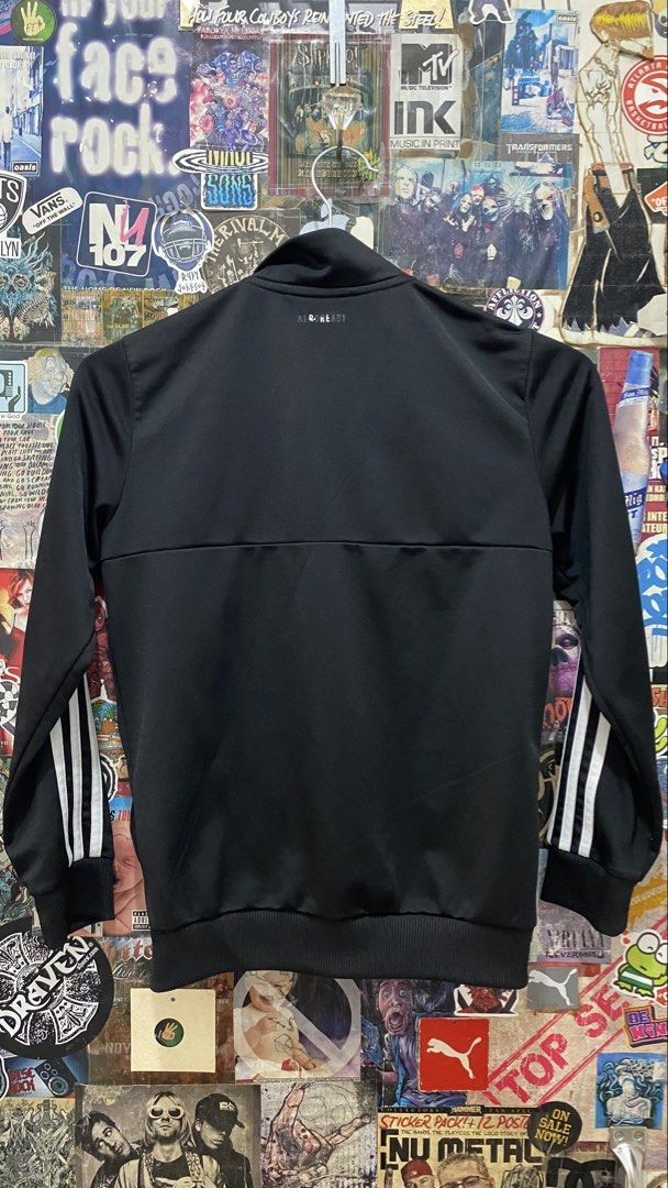 Adidas Track Jacket Kids (Category: Babies & Kids Fashion) located in Santa Rosa. Submitted by skinticket888 (Listing ID 1460754959, Image 2). Description: Black Track Jacket Kids Size: US Small / UK 9-10Y (depende parin sa katawan ng kid) Orig (bought in Germany) Good Condition (see pic) ₱450 Rfs. Decluttering / need funds Meet up: Petron Laguna Bel-Air 2 Santa Rosa Laguna Lalamove: buyer will book & shoulder Respect. Thanks ✌🏻😊.