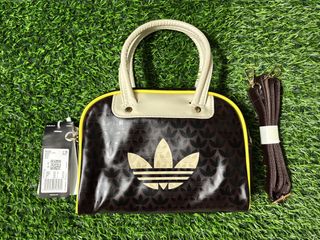 (Category: ) located in . Submitted by homies_thrift (Listing ID 1460915613, Image 1). Description: .