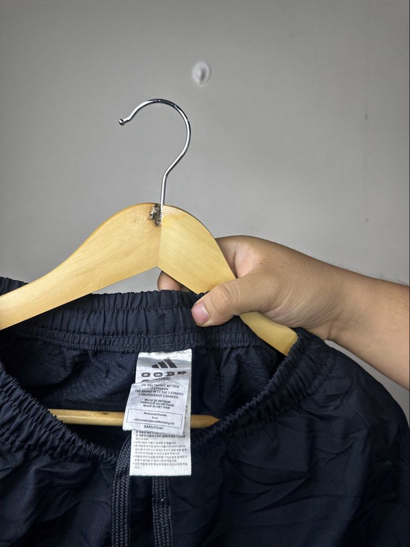 ADIDAS WALK SHORT (Category: Shorts) located in Molave. Submitted by thriftmate13 (Listing ID 1460781763, Image 2). Description: .