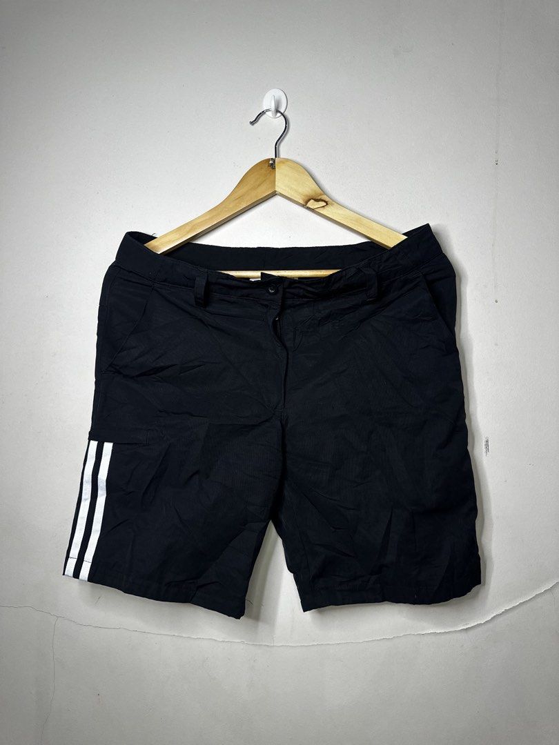 ADIDAS WALK SHORT (Category: Shorts) located in Molave. Submitted by thriftmate13 (Listing ID 1460781992, Image 1). Description: .