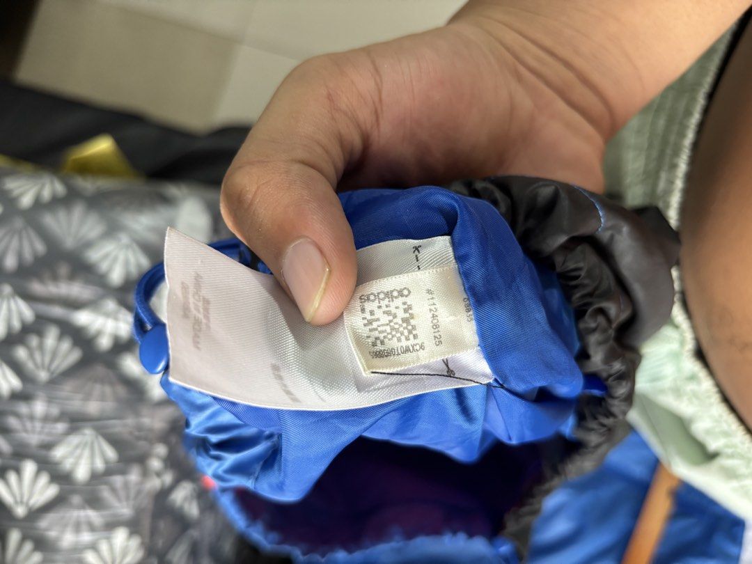 Adidas windbreaker (Category: Coats, Jackets and Outerwear) located in Cagayan de Oro. Submitted by thriftcgyph (Listing ID 1460835442, Image 3). Description: ADIDAS WINDBREAKER ₱400 ISSUE STAIN COMPLETE TAGS L ON TAG COLOR RATE: 8/10 L : 27 x W: 20.5.