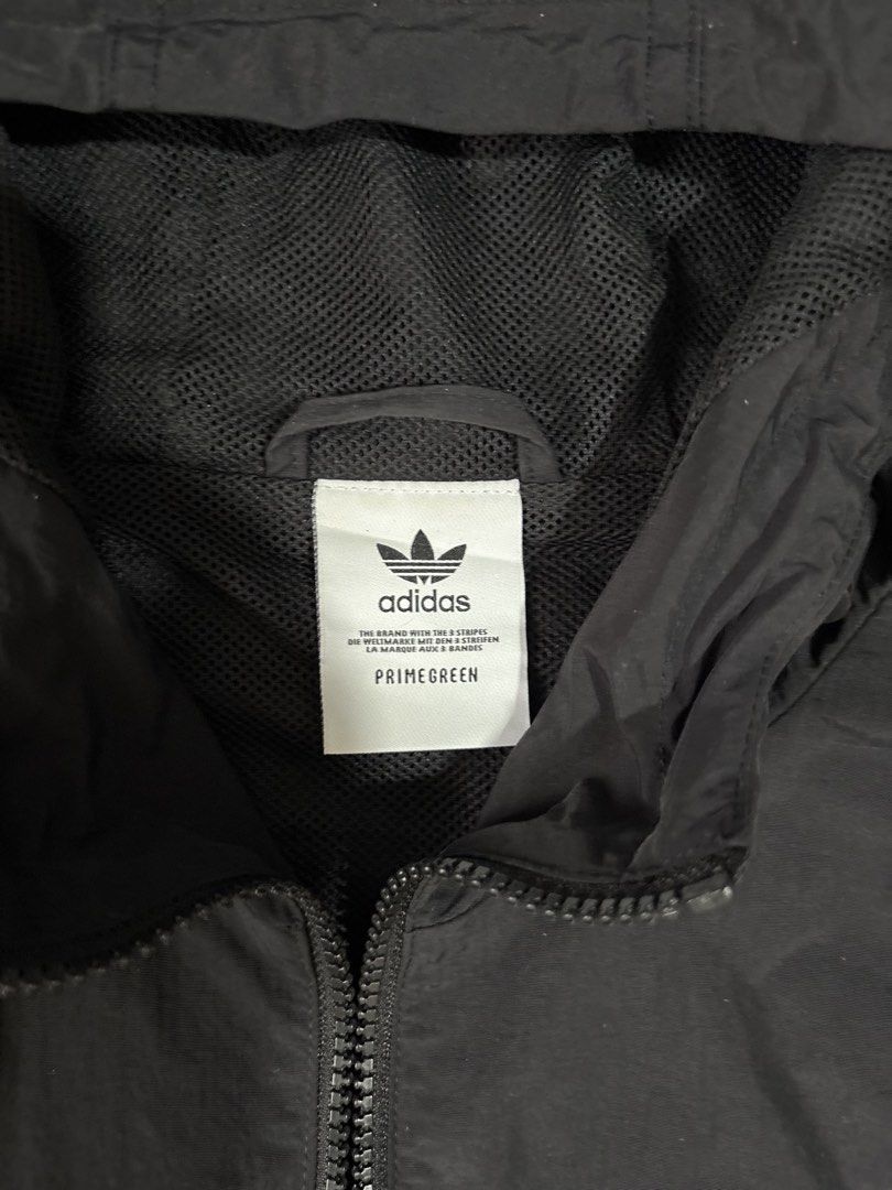 Adidas windbreaker (Category: Coats, Jackets and Outerwear) located in Cagayan de Oro. Submitted by thriftcgyph (Listing ID 1460838006, Image 2). Description: ADIDAS WINDBREAKER ₱650 NO ISSUE COMPLETE TAGS NO SIZE ON TAG COLOR RATE: 8/10 L : 26 x W: 24.