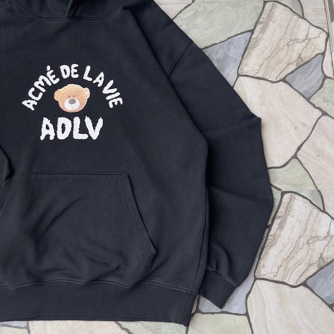 ADLV acme de lavie (Category: Hoodies) located in Tarlac. Submitted by phyllfoshooo (Listing ID 1460779863, Image 2). Description: Dimes: 23 by 27.5 Issue: Minor Hairlines Color rate: 9/10.