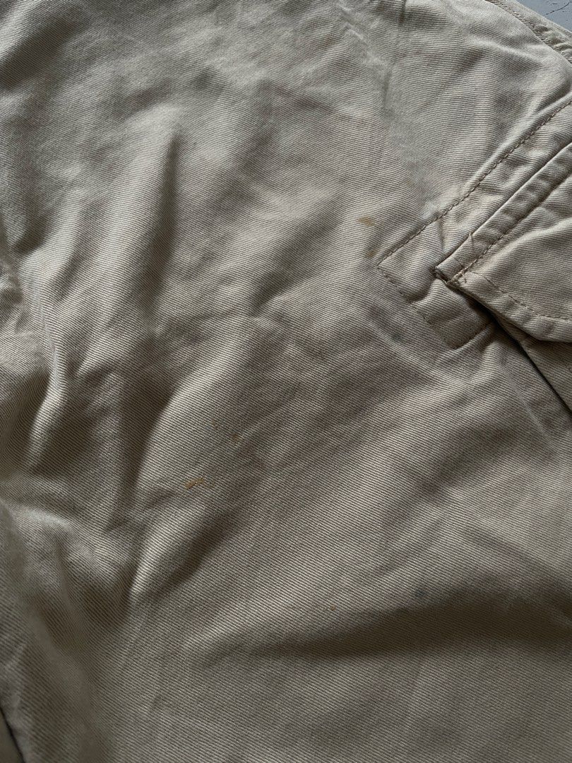 Aeropostale Cargo Baggy Jorts (Category: Shorts) located in Angono. Submitted by i.prayweprosper (Listing ID 1460745988, Image 2). Description: Aeropostale Khaki Cargo Jorts 34" x 23" 14.5" Thighs 13.8" Hem Issue: stains ₱400 STILL NEGO.
