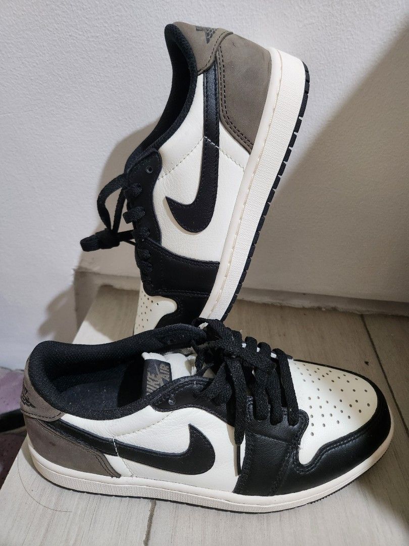 Air Jordan 1 Low OG "Shadow" (Category: Sneakers) located in Paranaque City. Submitted by andim8 (Listing ID 1460836554, Image 1). Description: - Air Jordan 1 Low OG - Colorway: Shadow - Size: UK 6.5 - Material: Premium Leather - Classic and iconic design - Perfect addition to any sneaker collection.