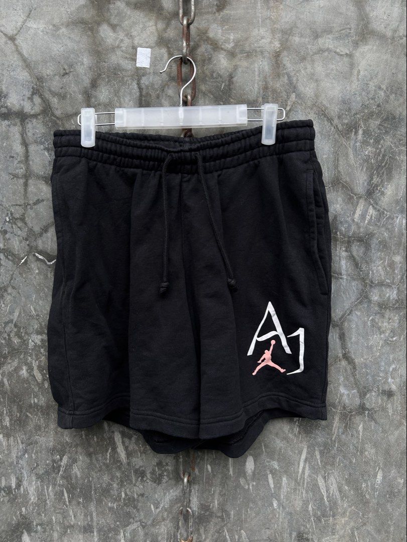 Air Jordan Shorts (Category: Shorts) located in Tuguegarao City. Submitted by 2giefinds (Listing ID 1460759691, Image 1). Description: Size: XL on tag Dimes: Waistline: 30-34 x L:16.5 x LEG OPENING: 12 Condition: Excellent Color Rate: 10/10 Issue: ❌.