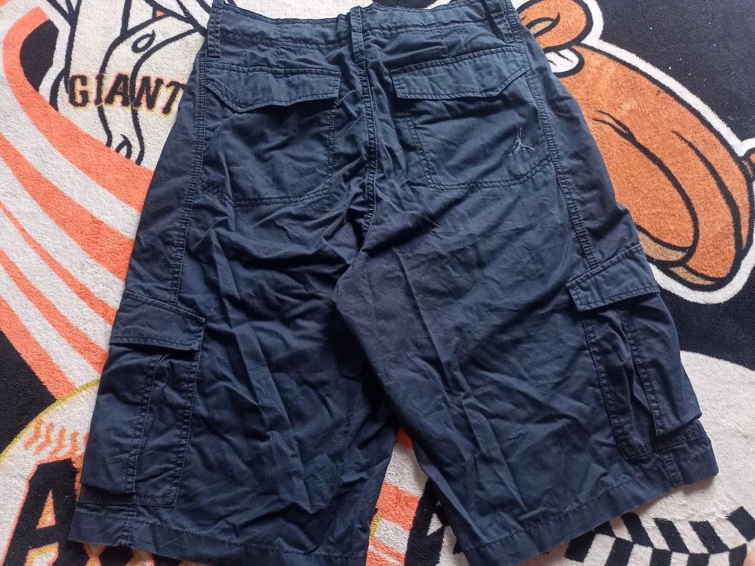 Air Jordan Six Pocket Shorts (Category: Shorts) located in Castilla. Submitted by stignapamorma (Listing ID 1460837295, Image 2). Description: Branded Shorts ( Thirfted x Ukay ) Size - 32x34 Condition - Excellent Color Rate - 9/10 Issue - None Price - 600+SF.