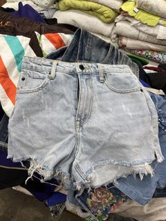 (Category: ) located in . Submitted by _streetthrift (Listing ID 1460864398, Image 1). Description: .