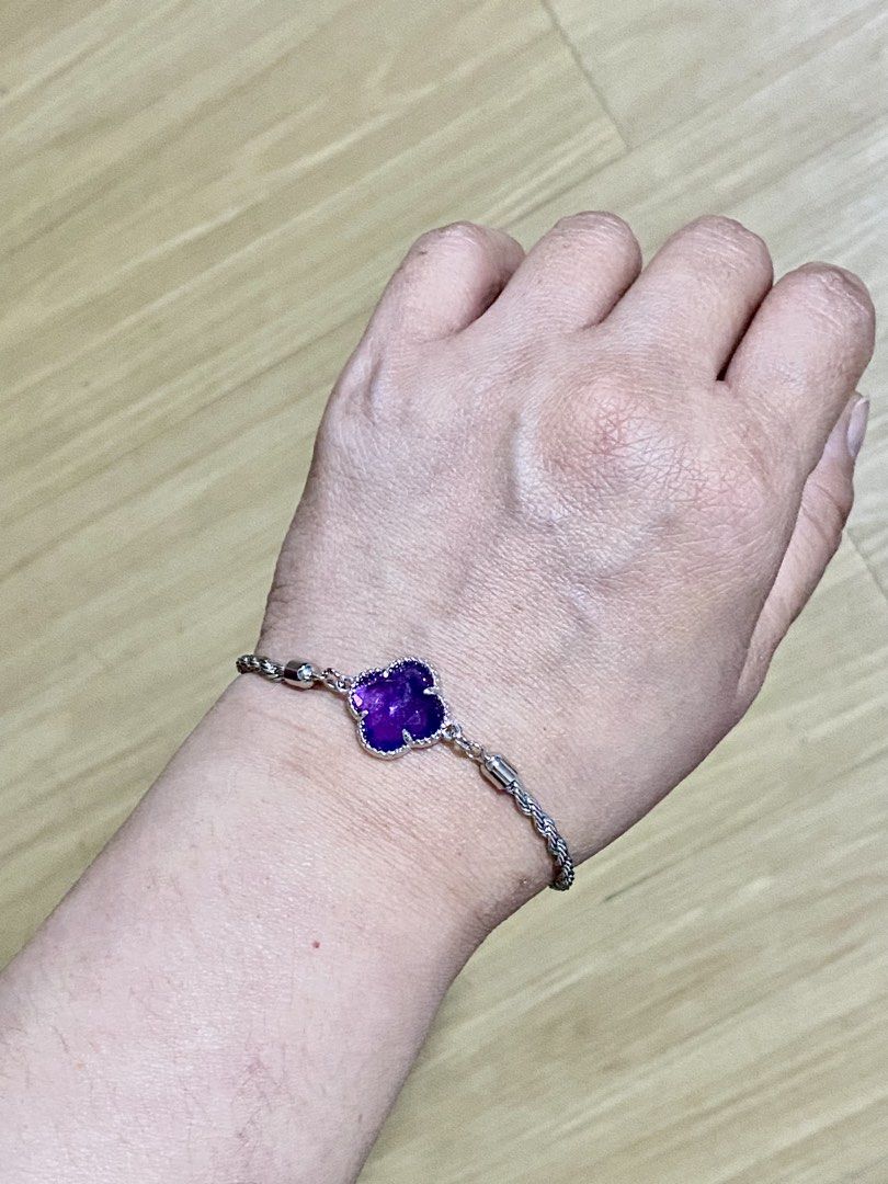 Amethyst Clover Charm in Silver Bracelet (Category: Bracelets) located in Pasig City. Submitted by talaversify (Listing ID 1460918543, Image 3). Description: Semi-precious stone: Amethyst Stone size: 15mm x 4mm Wrist size: 16cm to 20cm 💠 Natural stone 💠.