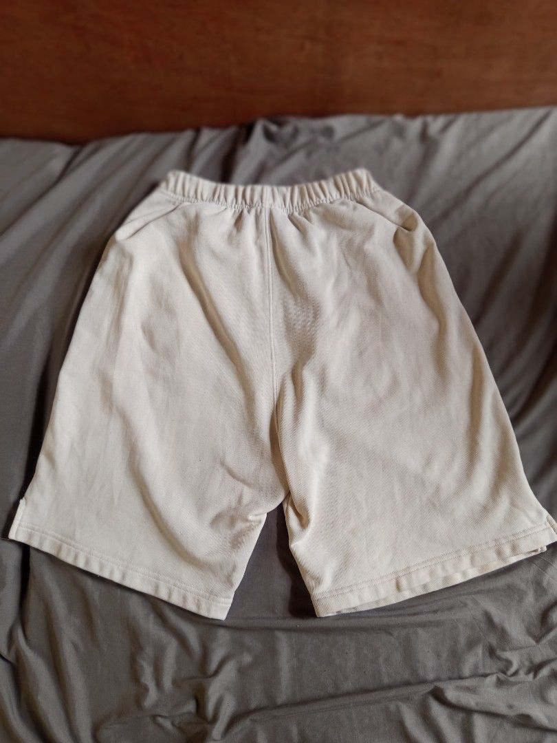 Ami Sweatshort Cream (Category: Shorts) located in Ligao. Submitted by john_thrift (Listing ID 1460833239, Image 2). Description: Wts‼️ Ami sweatshort cream Size:M Dimes:21x13(strechable waist) Hem:11 See last 5 pics to see minor issue yellos stain and minor discoloration di madyadong visible. 400 shipped..