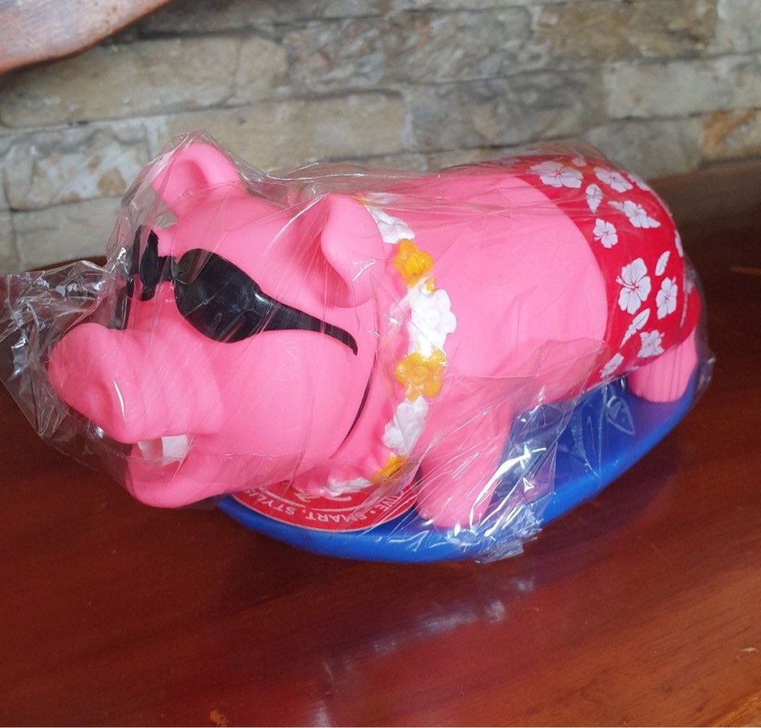 Animolds Squeeze Me Surf Piggie (Category: Designer & Blind Box Toys) located in Las Pinas. Submitted by defg35 (Listing ID 1460725656, Image 3). Description: Brand new.