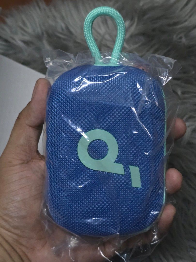 Anker SoundCore Select 4 Go Portable Bluetooth Speaker (Category: Soundbars, Speakers & Amplifiers) located in Marikina City. Submitted by wigglywiggy (Listing ID 1460817105, Image 2). Description: - Soundcore Select 4 Go Speaker - Color: Blue with light green logo - Extended Playtime: Up to 20 hours - Durability: IPX7 Waterproof rating - Features: Built-in EQ - Ideal for: Travel and everyday use - Condition: Comes in original packaging.