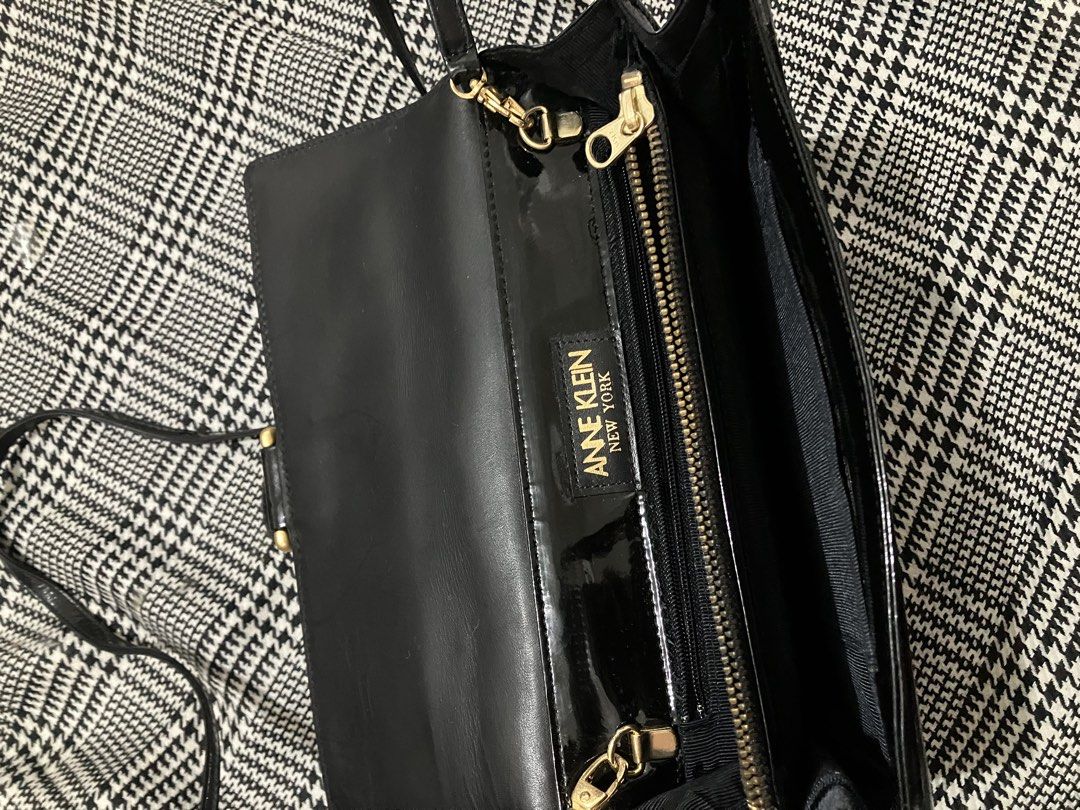Ann Klein leather shoulder bag (Category: Shoulder Bags) located in Angeles City. Submitted by jnwsurplus (Listing ID 1460739048, Image 3). Description: Plsss see pictures 22cm by 17 Add sf .