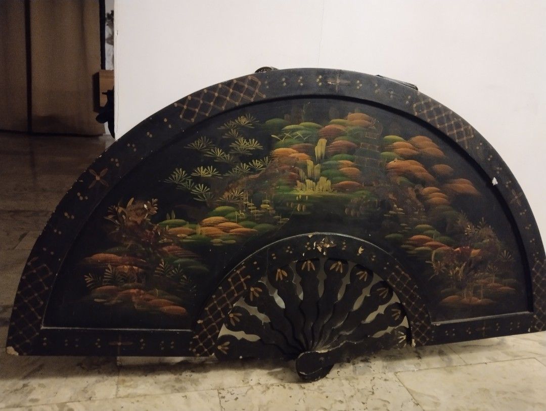 Antique Asian fan wall (Category: Other Home Furniture) located in Paranaque City. Submitted by allainboym12174 (Listing ID 1460915130, Image 1). Description: for sale antique orig Asian fan wall lacquer mabigat heavy rush 1.5K php location east Fairview subdivision qc 09277963039.