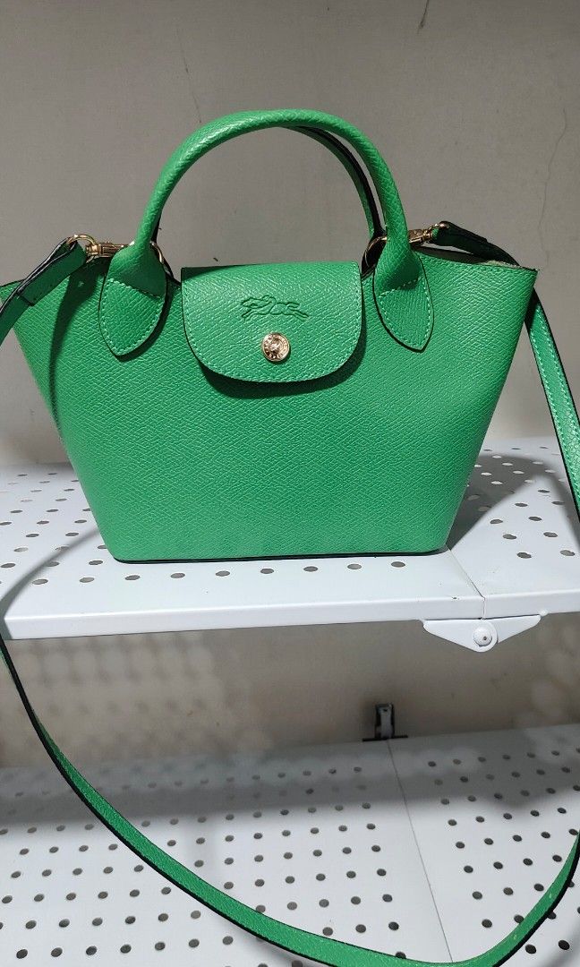 Apple green Longchamp (Category: Cross-body Bags) located in Manila. Submitted by casseyann160760 (Listing ID 1460841262, Image 2). Description: .
