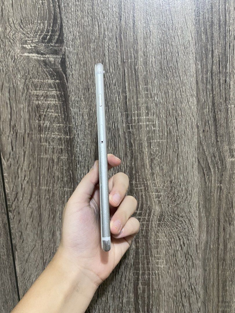 Apple iPhone 6s Silver (Category: iPhone 6 Series) located in Manila. Submitted by ladyoladyb (Listing ID 1460902881, Image 3). Description: - iPhone 6splus (Silver) - Minor cosmetic wear on bottom edge and around charging port (doesnt affect charging at all) - Fully functional - Ideal for basic use or as a backup phone -includes cases and box (real kate spade + plain light pink) .