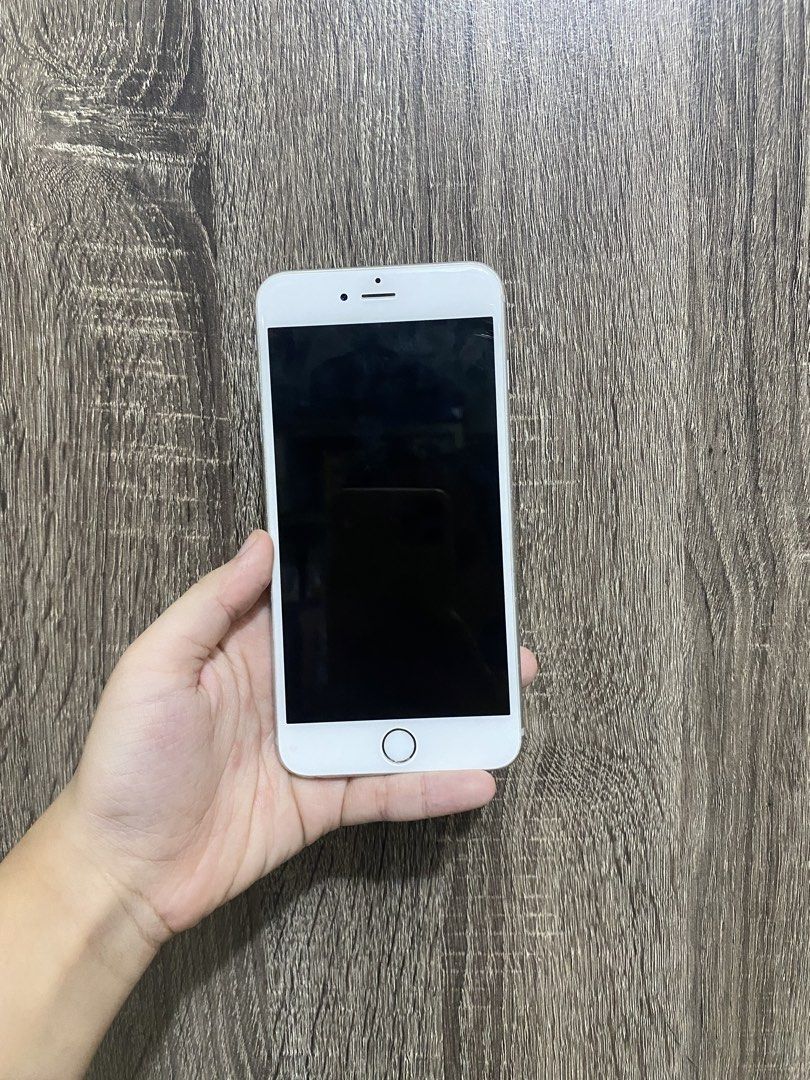 Apple iPhone 6s Silver (Category: iPhone 6 Series) located in Manila. Submitted by ladyoladyb (Listing ID 1460902881, Image 2). Description: - iPhone 6splus (Silver) - Minor cosmetic wear on bottom edge and around charging port (doesnt affect charging at all) - Fully functional - Ideal for basic use or as a backup phone -includes cases and box (real kate spade + plain light pink) .
