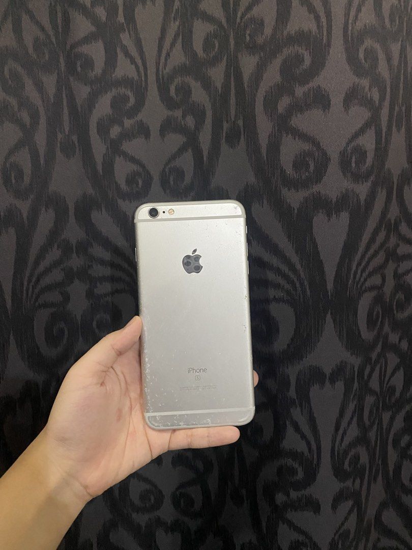 Apple iPhone 6s Silver (Category: iPhone 6 Series) located in Manila. Submitted by ladyoladyb (Listing ID 1460902881, Image 1). Description: - iPhone 6splus (Silver) - Minor cosmetic wear on bottom edge and around charging port (doesnt affect charging at all) - Fully functional - Ideal for basic use or as a backup phone -includes cases and box (real kate spade + plain light pink) .