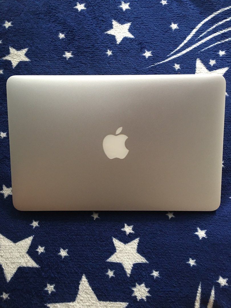Apple MacBook Air 11-inch macOS Big Sur (Category: Laptops & Notebooks) located in Quezon City. Submitted by juan.oz_thrift (Listing ID 1460807725, Image 1). Description: - MacBook Air -early 2014 - macOS Big Sur - 250 GB SSD Storage - 11.6-inch Display - Good Working Condition - Charger Included.