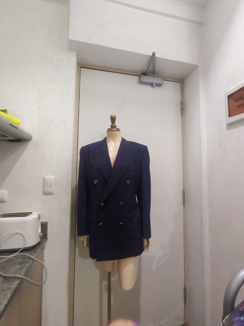 AQUASCUTUM NAVY BLUE TAILORED JACKET (Category: Coats, Jackets and Outerwear) located in Manila. Submitted by deleonhann57311 (Listing ID 1460855169, Image 2). Description: original price 10k nasa picture po p check nlng ..original po galing japan large to XL.best fit large ..made in London pero gaking Japan luxury brand npo Yan ng iisa.